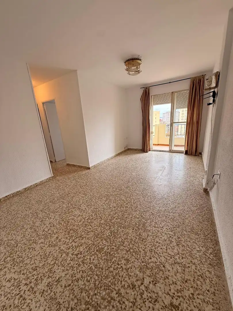 Sala de estar de Piso en venta en Algeciras con Balcón