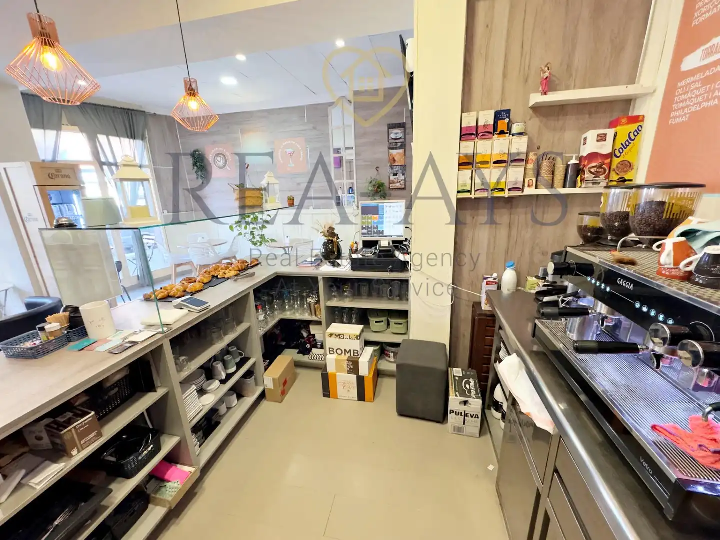 Commercial properties for sale in Cornellà de Llobregat  with Air Conditioner, Furnished and Internet
