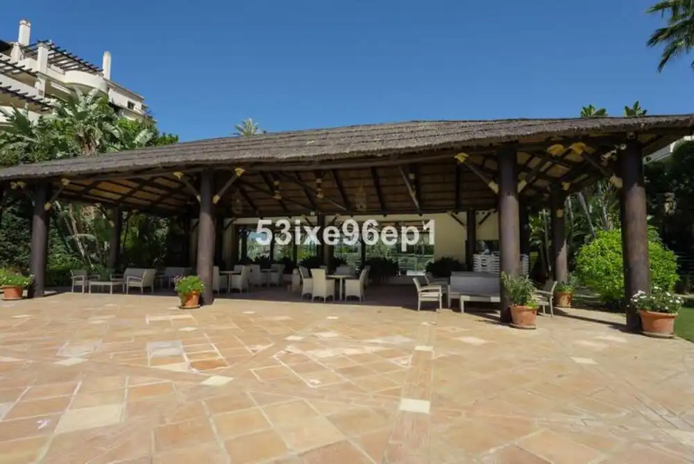 Planta baja de alquiler en Benahavís con Aire acondicionado, Terraza y Trastero