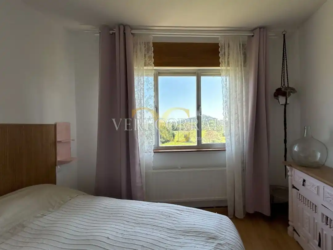 Dormitori de Casa o xalet en venda en Llanes amb Calefacció, Jardí privat i Traster