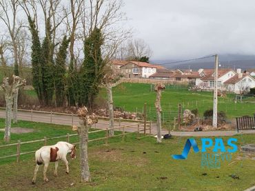 Terreny residencial en venda a Barrio Requejo