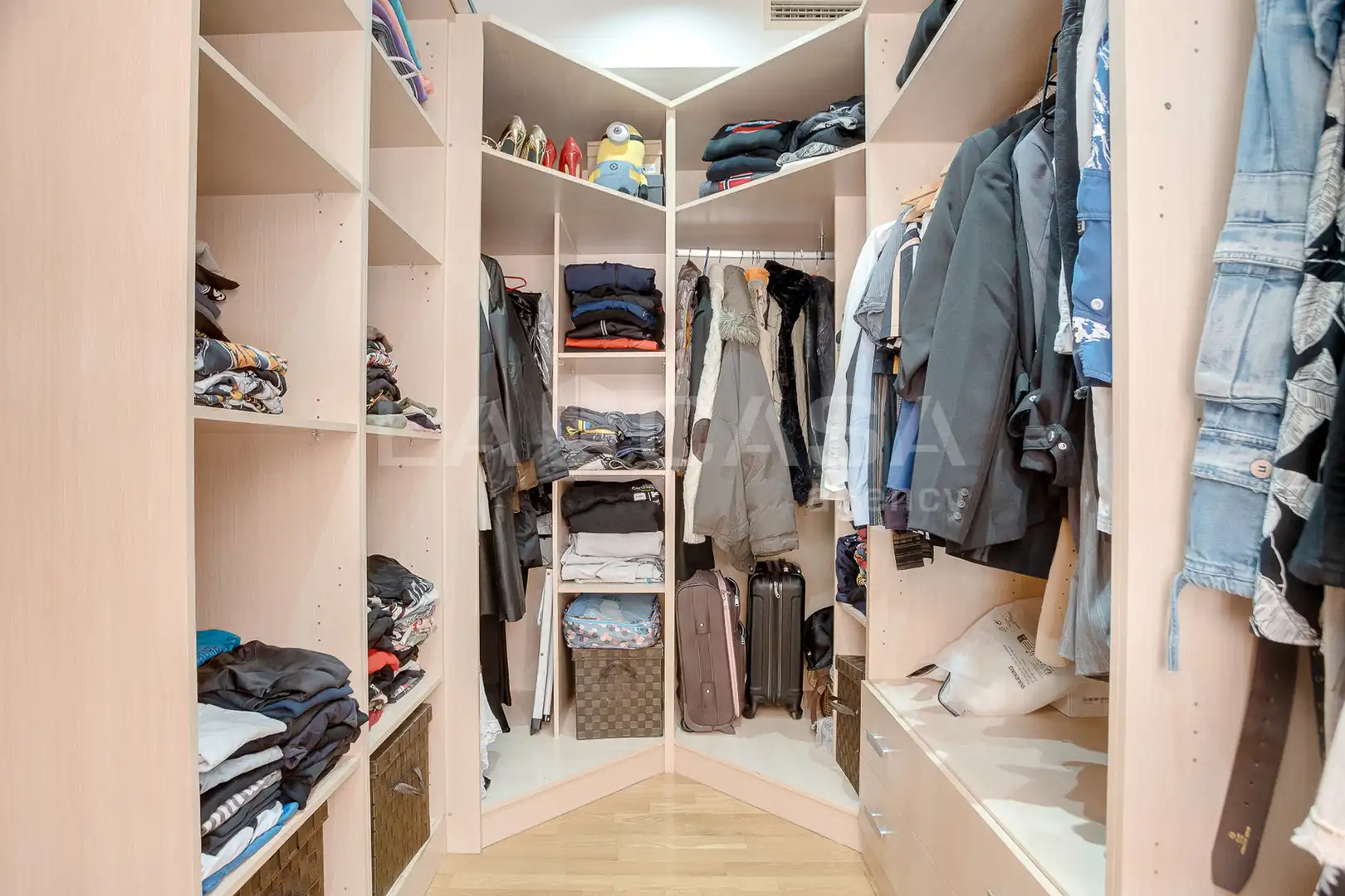 Habitación de Piso en venta en Barcelona con Piscina