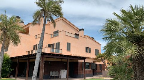 Foto 2 de Casa adosada en venta en Carrer de Les Roses, 17, Migjorn, Reus