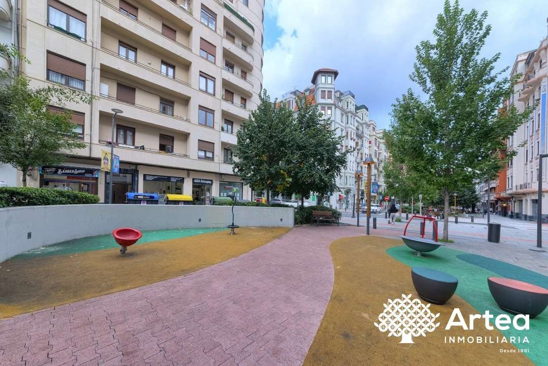 Exterior view of Flat for sale in Bilbao   with Heating, Private garden and Alarm