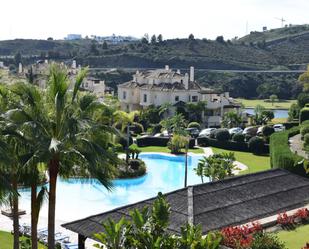 Jardí de Apartament de lloguer en Benahavís amb Aire condicionat, Moblat i TV