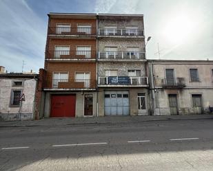 Vista exterior de Edifici en venda en Guijuelo