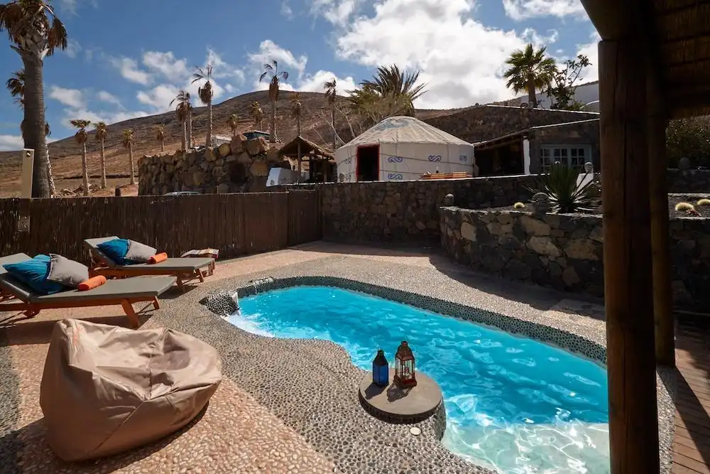 Piscina de Casa o xalet en venda en Haría amb Jardí privat, Terrassa i Moblat