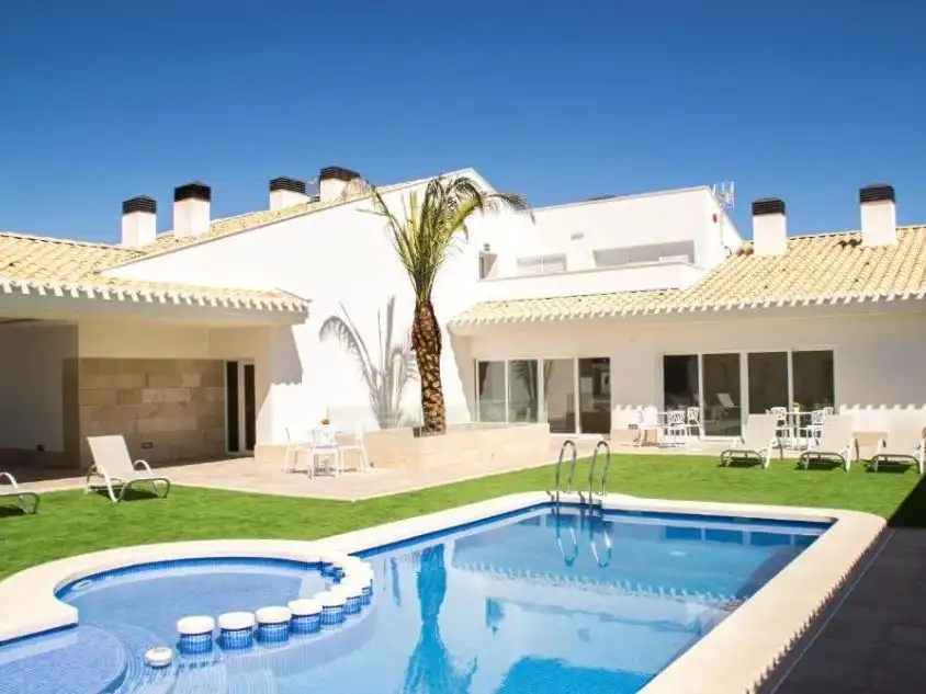 Detached house with pool for sale in Calle del Vino 1, imagen 7