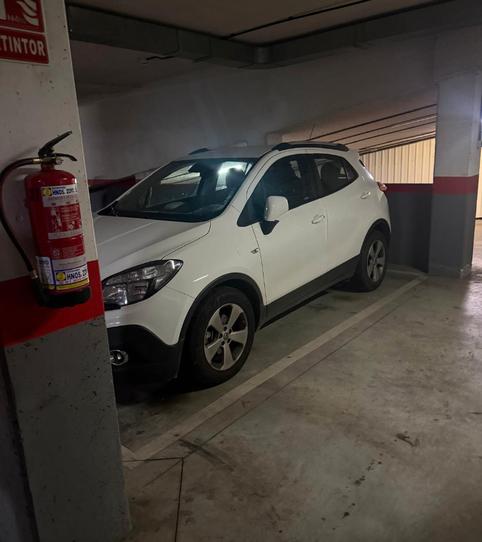 Photo 2 of Garage to rent in Calle París, Sur - PAU 4, Móstoles