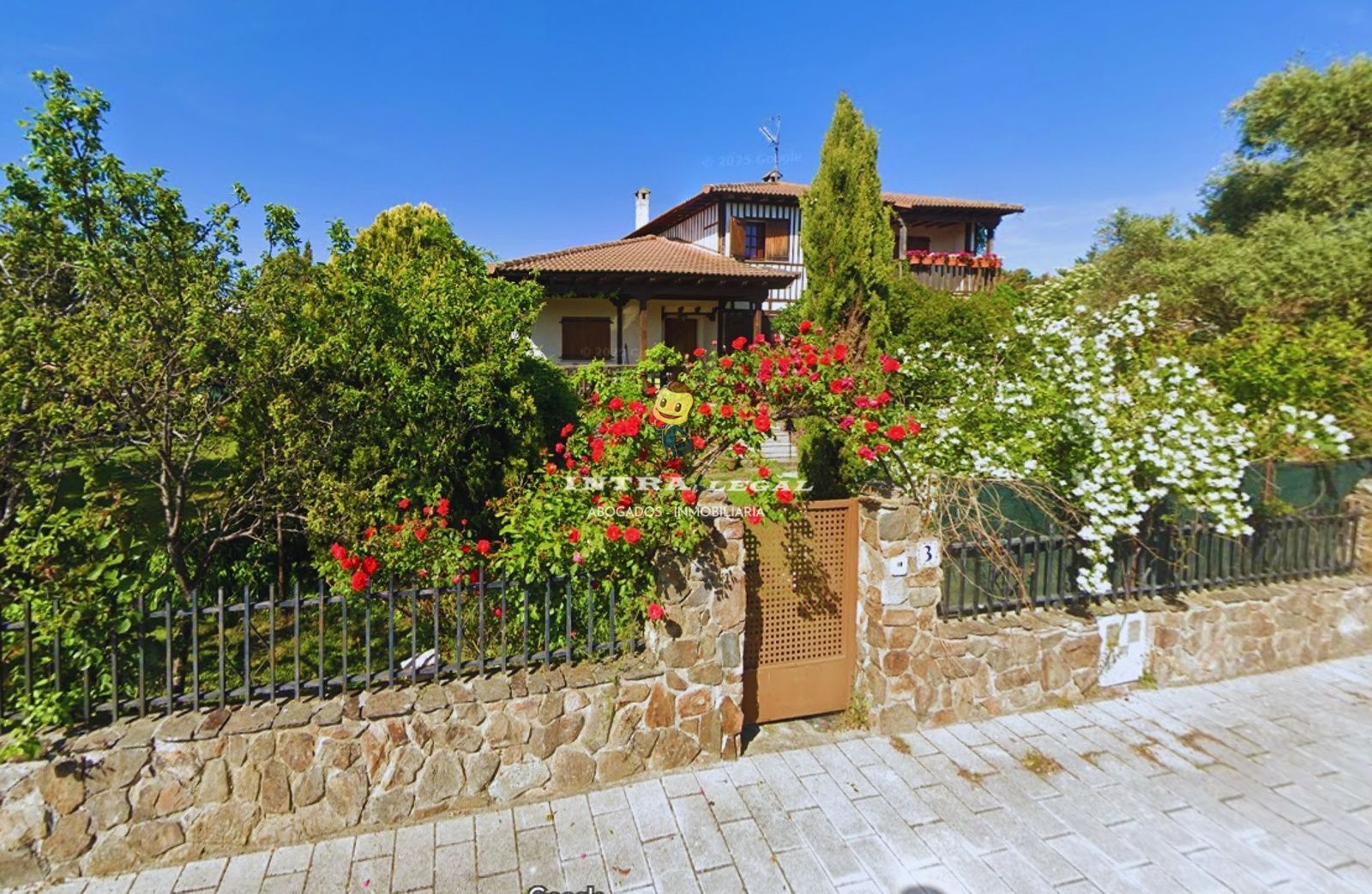 Jardí de Casa o xalet en venda en Villamayor amb Calefacció i Moblat