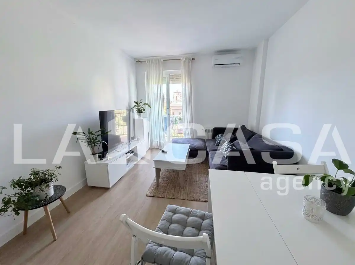 Living room of Flat for sale in Barcelona  with Balcony