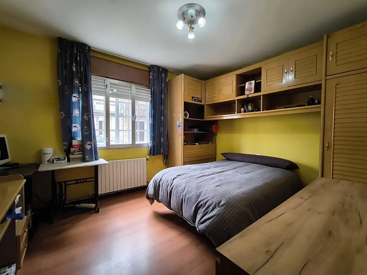 Schlafzimmer von Wohnung zum Verkauf in Vilagarcía de Arousa mit Heizung, Parkett und Abstellraum