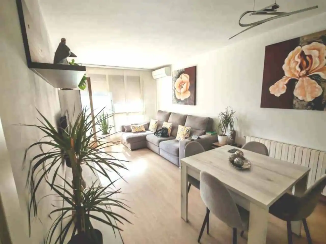 Wohnzimmer von Wohnung zum Verkauf in Badalona mit Klimaanlage, Heizung und Parkett
