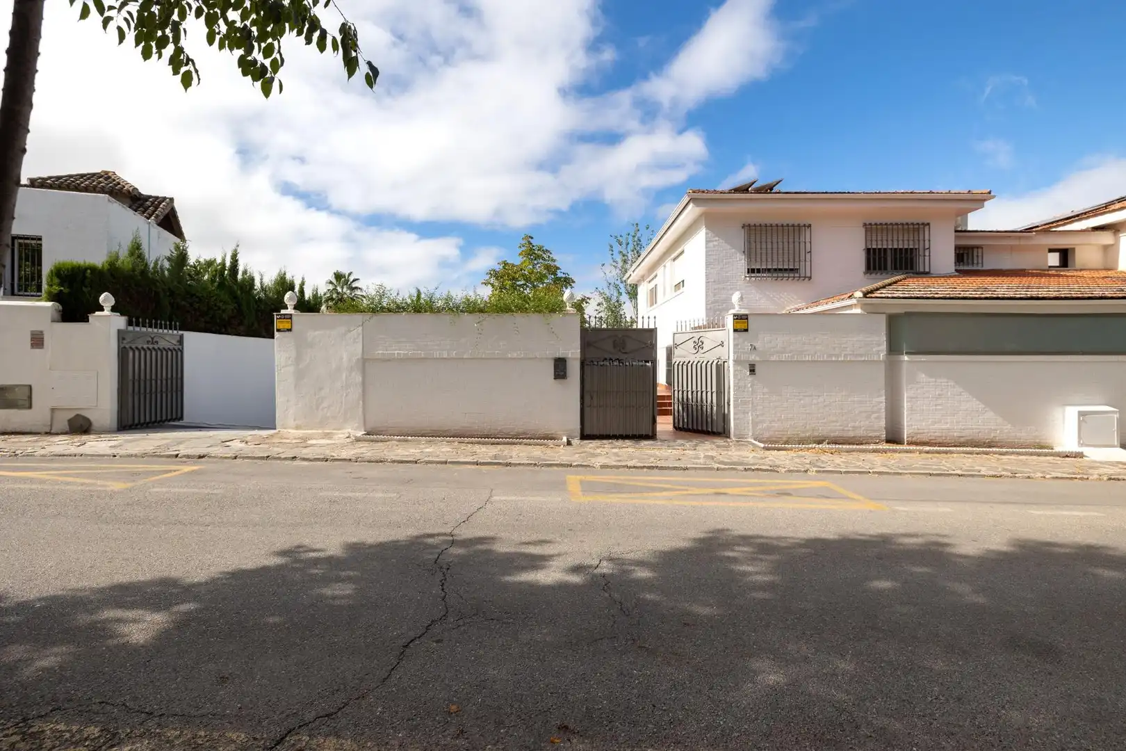 Chalet con piscina en venta en Genil, imagen 3