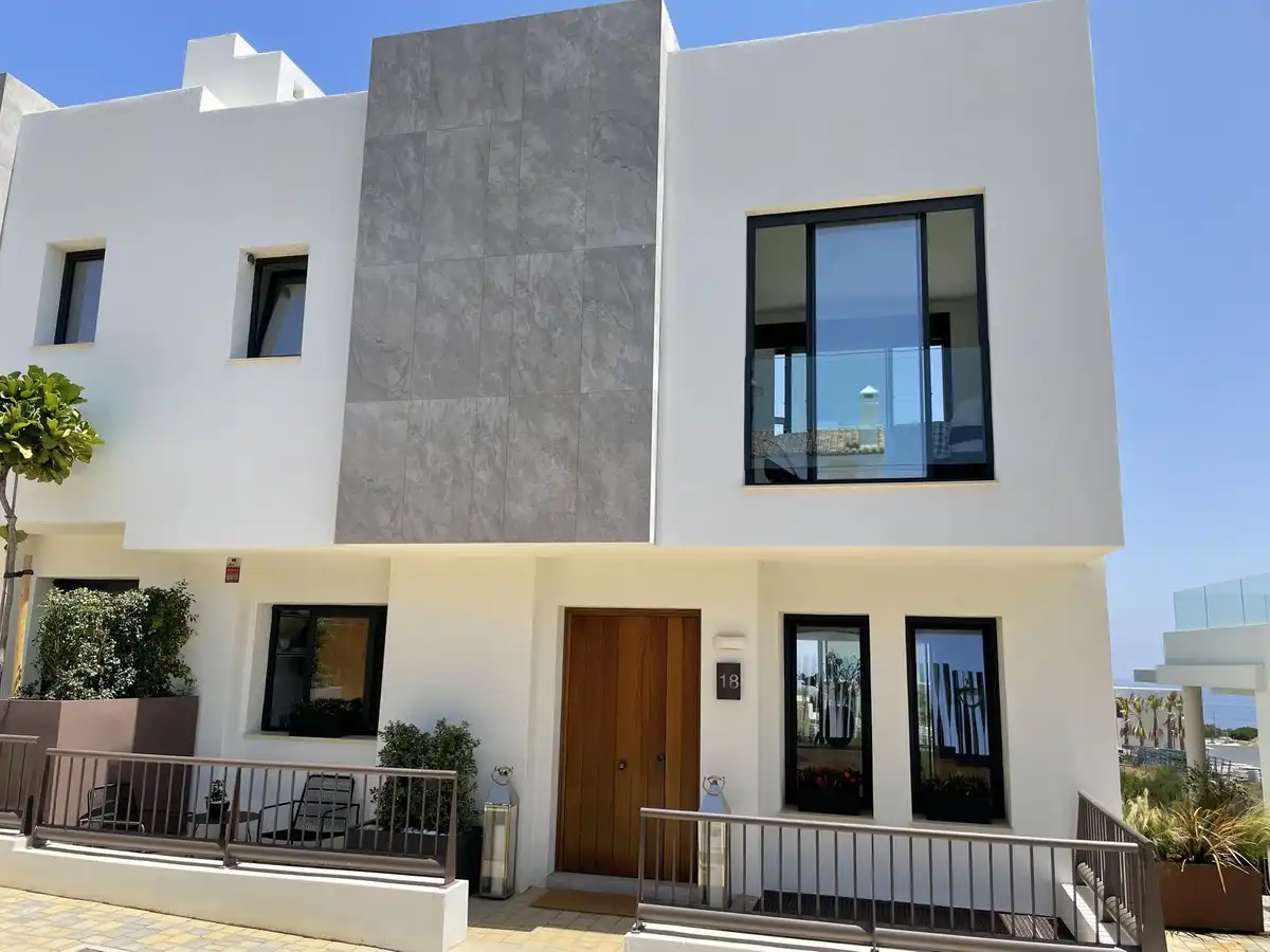Adossat amb piscina en venda a Marbella - Marbella,Cabopino,Avenida de los Alisos, imagen 3