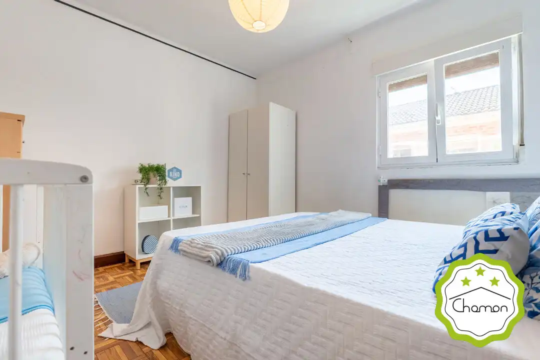 Schlafzimmer von Wohnung zum Verkauf in Bilbao  mit Privatgarten