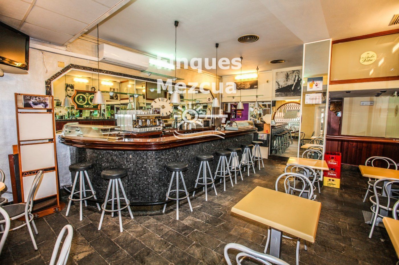 Premises for sale in Calafell  with Air Conditioner, Terrace and Furnished