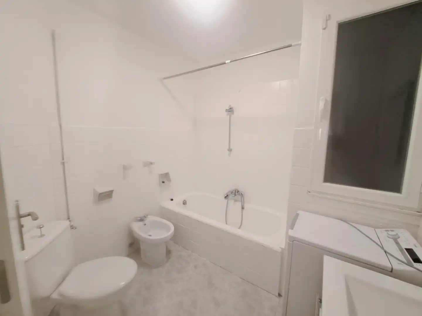 Bathroom of Flat for rent in Ponferrada  with Heating, Private garden and Terrace