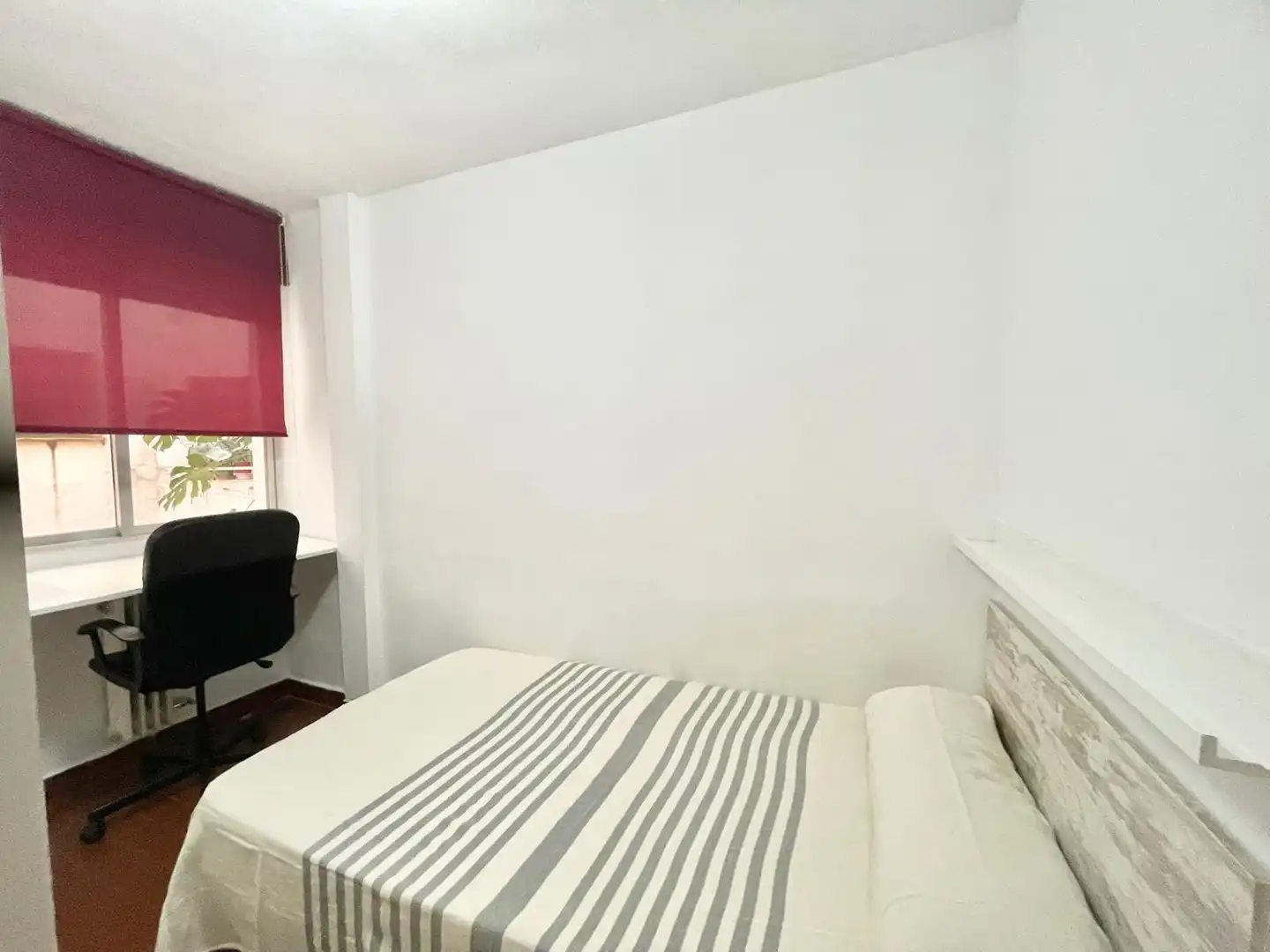 Bedroom of Flat for share in Ronda
