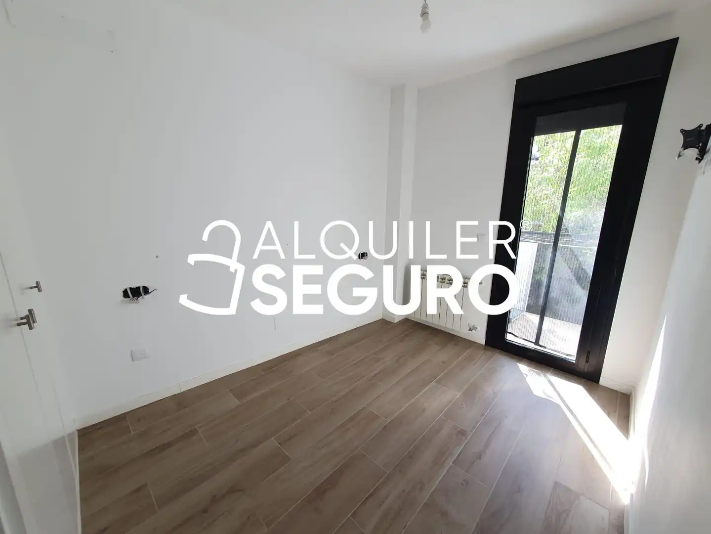 Bedroom of Flat for rent in Madrid  with Air Conditioner, Heating and Terrace