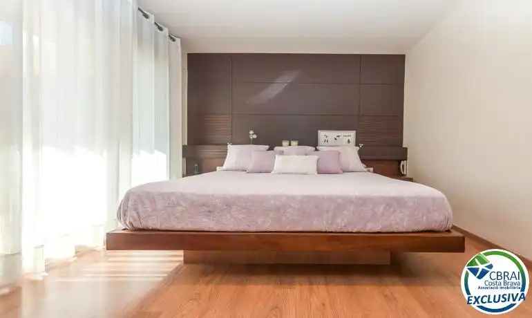 Habitación de Casa o chalet en venta en Roses con Aire acondicionado, Calefacción y Jardín privado