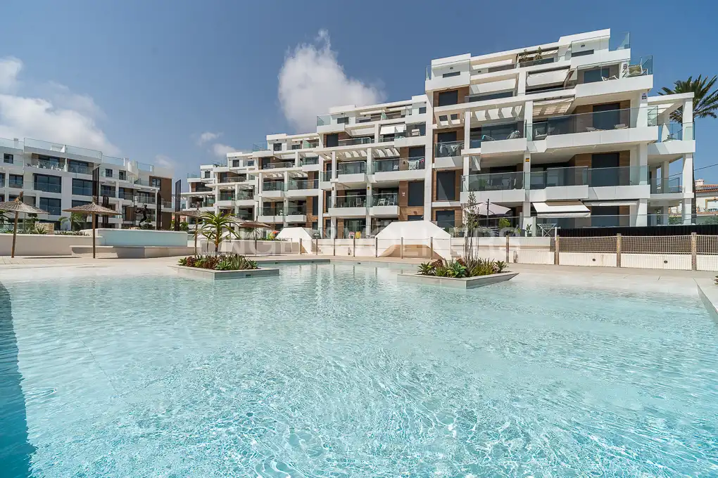 Schwimmbecken von Wohnung zur Miete in Dénia mit Klimaanlage, Heizung und Privatgarten
