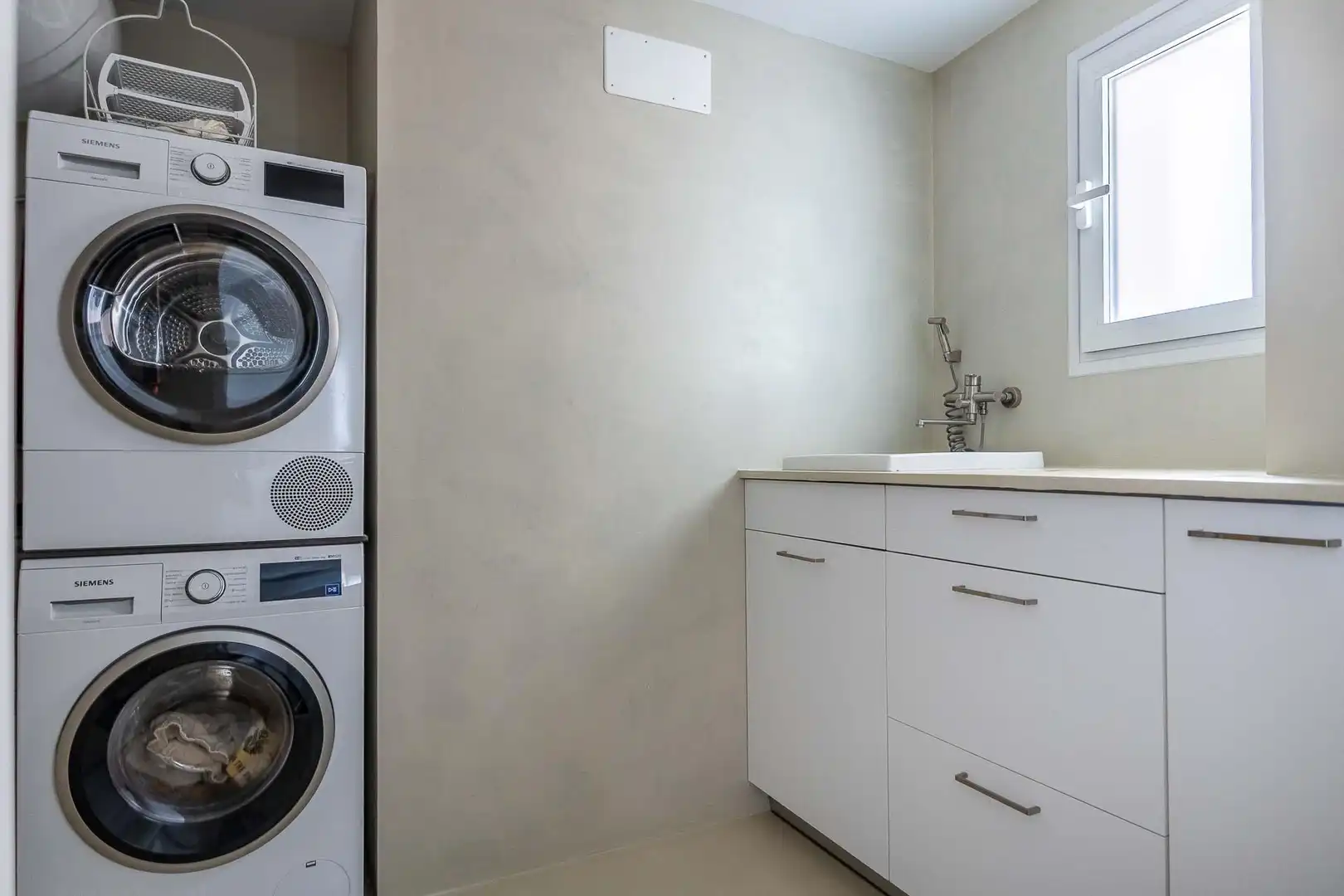 Bathroom of Flat for sale in Sevilla  with Air Conditioner, Heating and Private garden