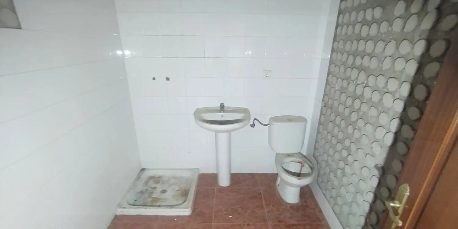 Bathroom of Houses for sale in Jimena  with Terrace and Storage room