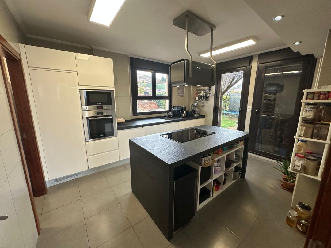 Kitchen of House or chalet for sale in Elburgo / Burgelu  with Heating, Private garden and Terrace