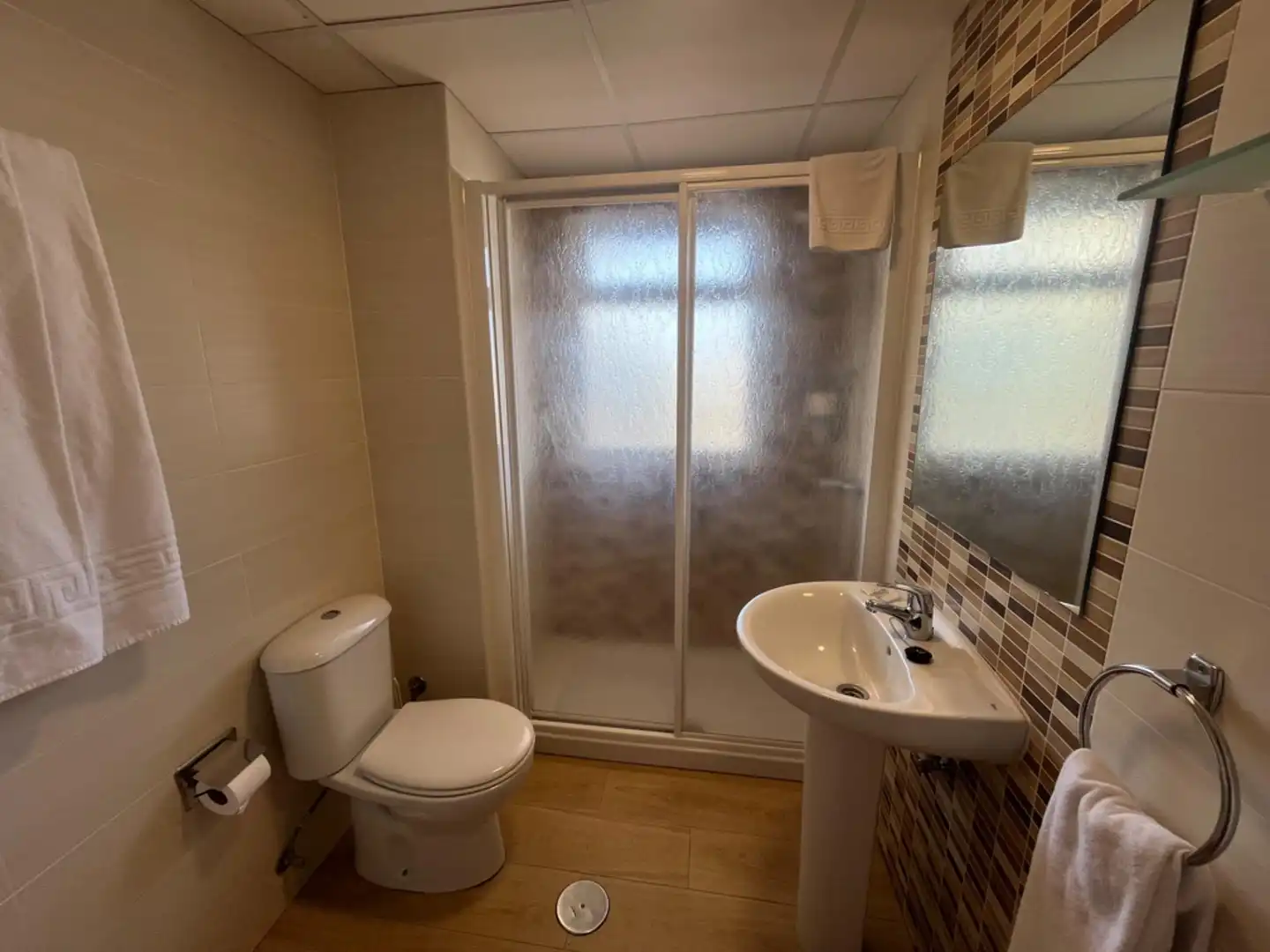 Baño de Apartamento en venta en Fuengirola con Aire acondicionado, Terraza y Amueblado