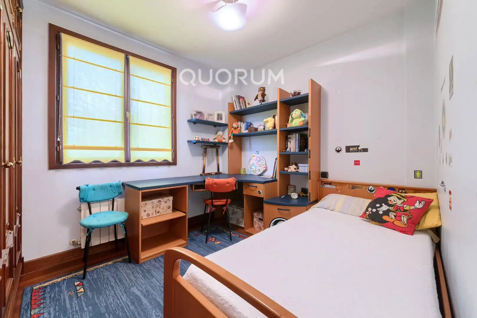 Habitación de Casa adosada en venta en Basauri  con Calefacción, Jardín privado y Terraza