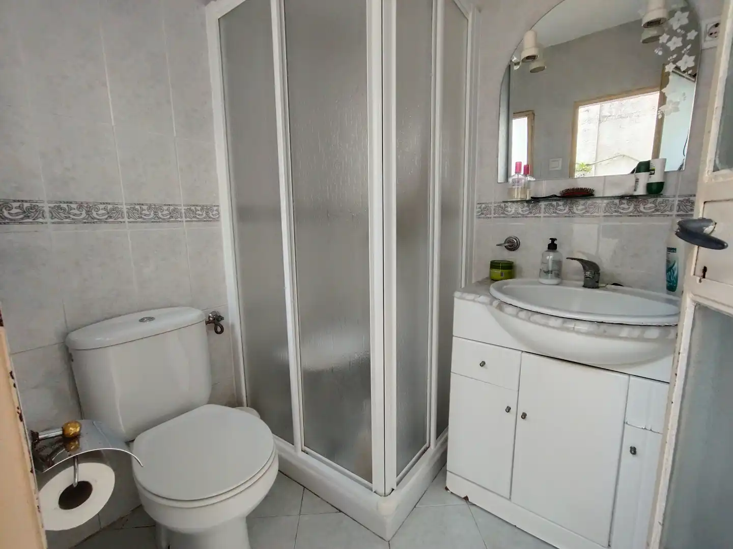 Bathroom of Detached homes for sale in Priego de Córdoba  with Air Conditioner, Private garden and Terrace