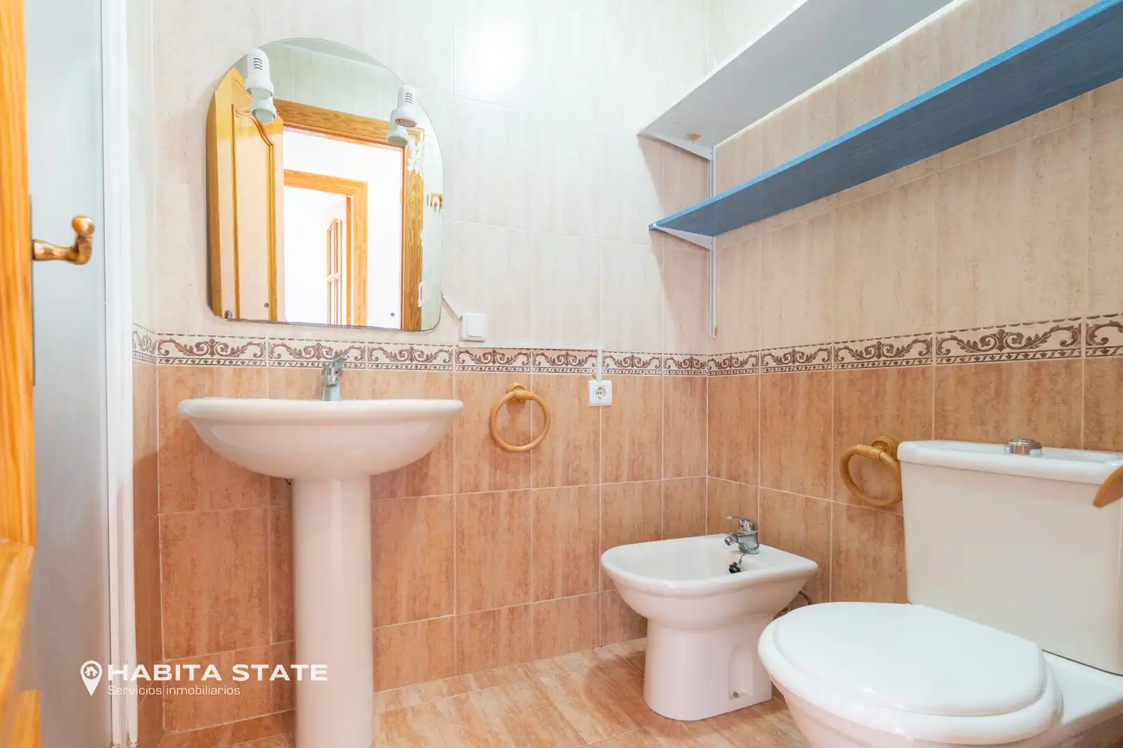 Baño de Piso en venta en Roquetas de Mar con Aire acondicionado, Amueblado y Balcón