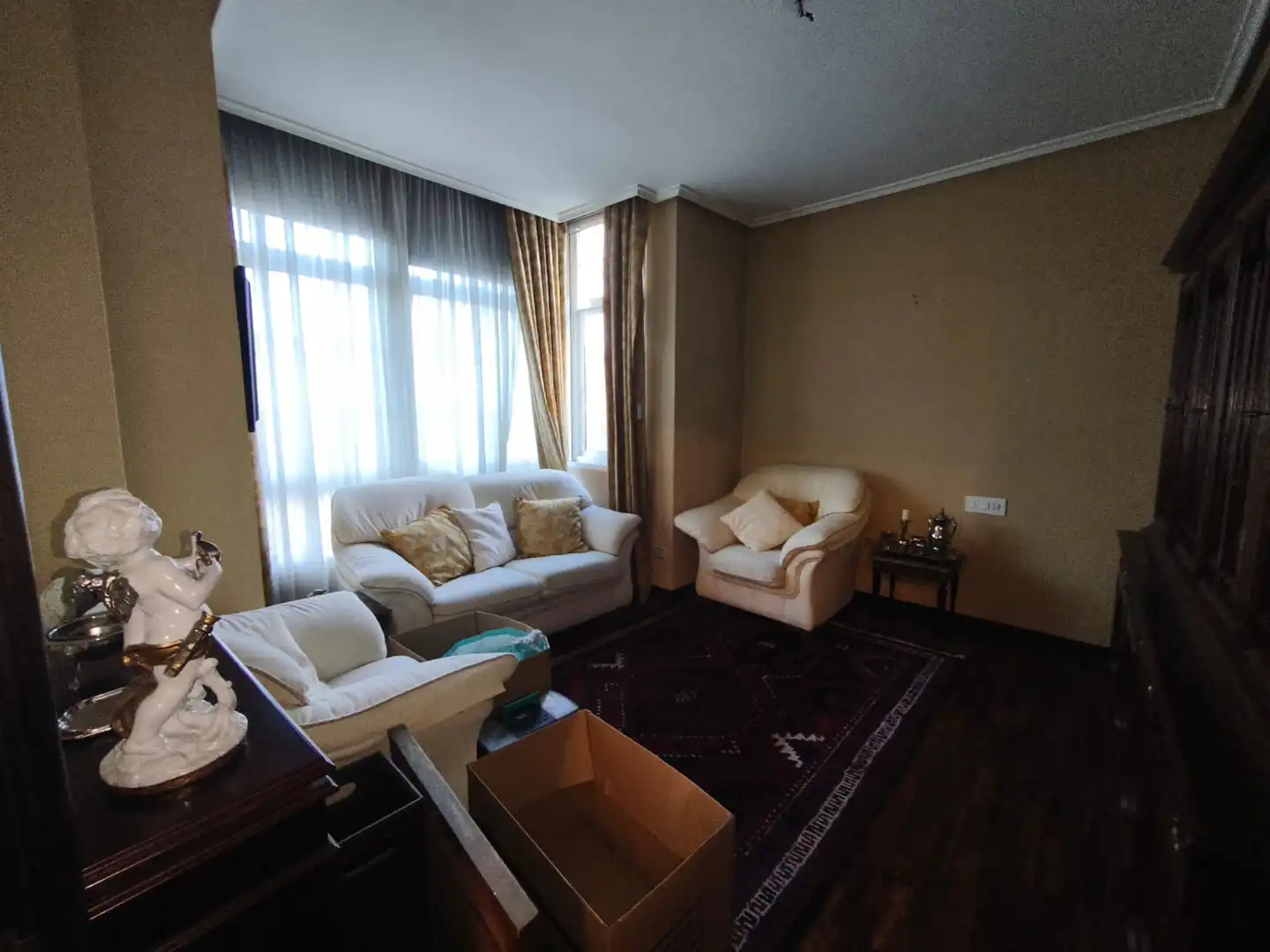 Wohnzimmer von Wohnung zum Verkauf in Ourense Capital  mit Heizung, Parkett und Ofen