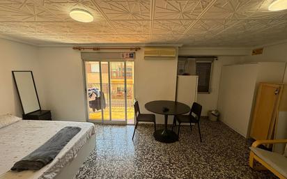 Schlafzimmer von Wohnung zum verkauf in  Valencia Capital mit Klimaanlage und Terrasse