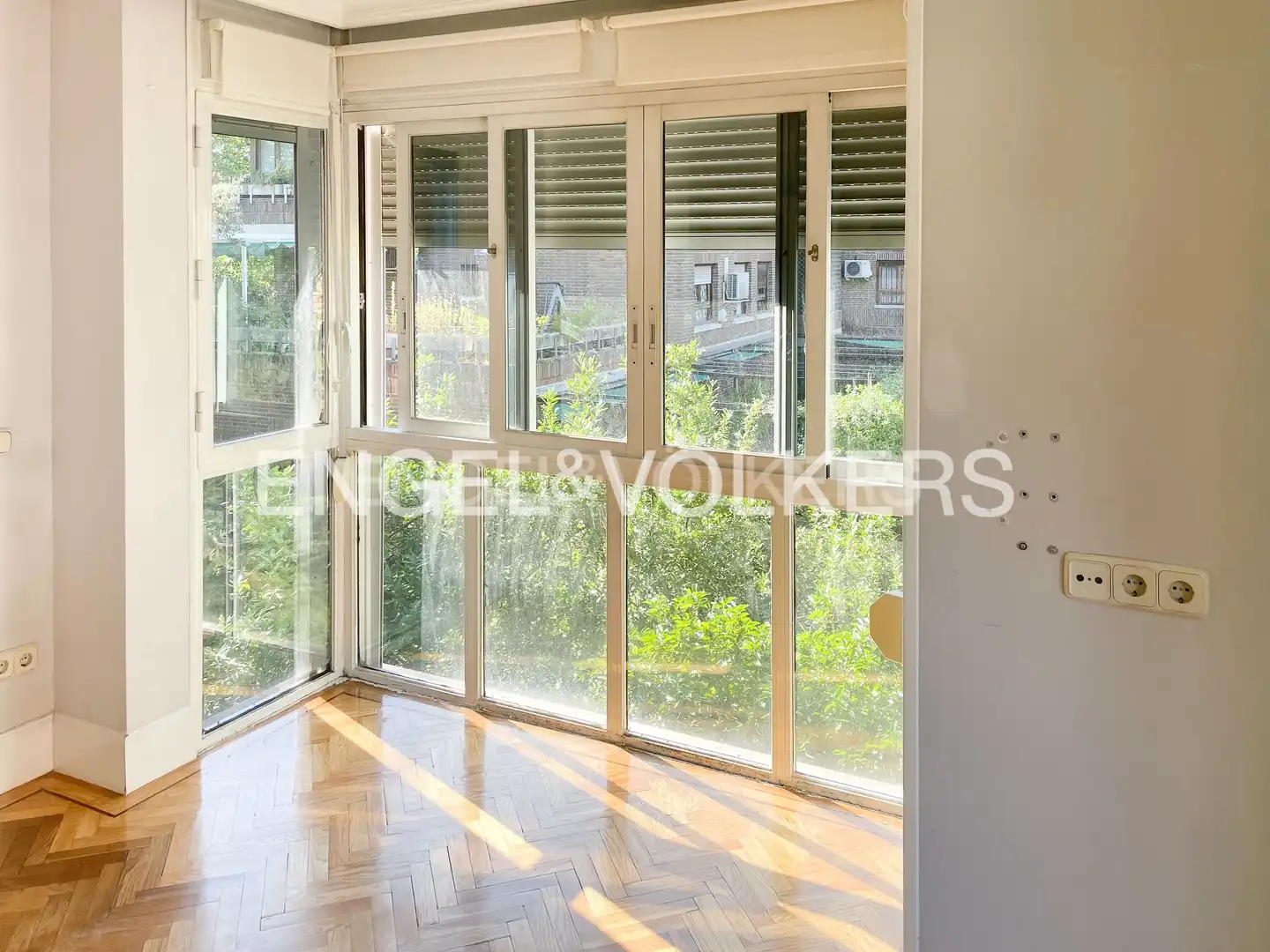 Balcony of Flat for rent in Madrid  with Air Conditioner, Heating and Private garden