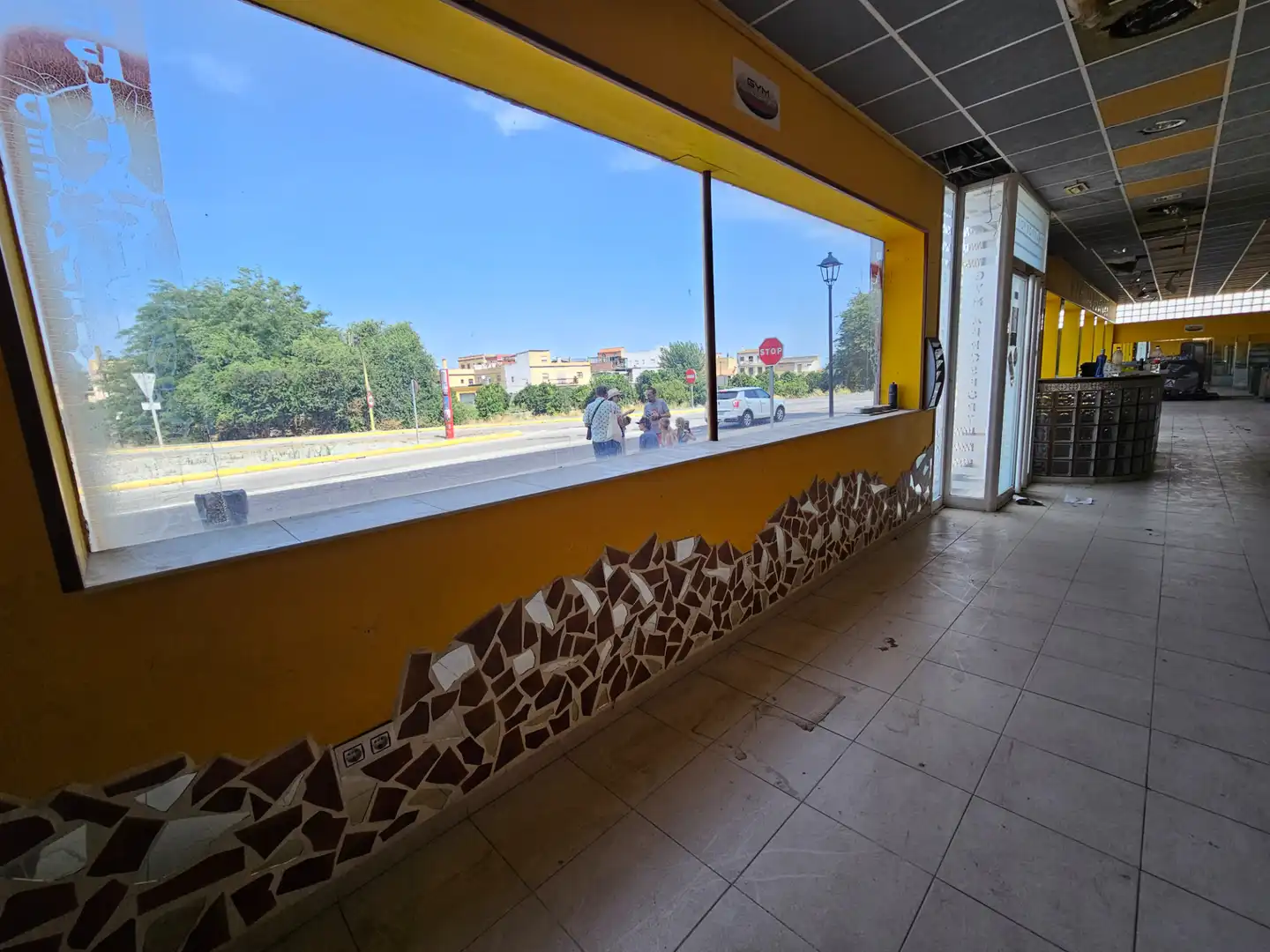 Local de alquiler en Calle Andrés Molina Moles, 26, La Algaba