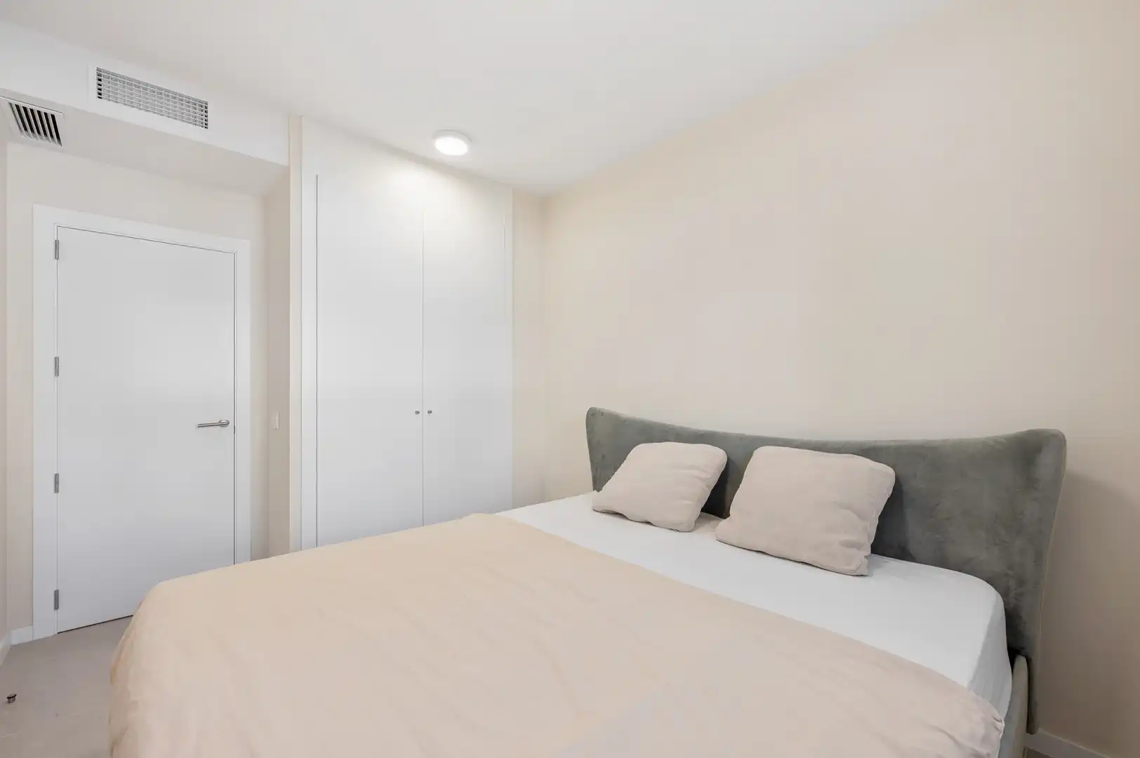 Bedroom of Ground floor for sale in Estepona  with Air Conditioner, Private garden and Terrace