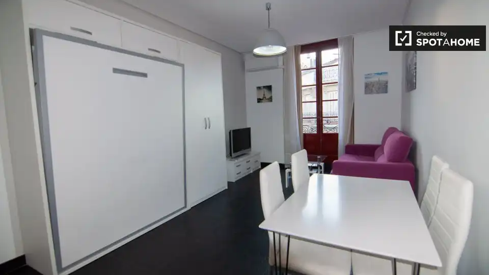 Room in Sol