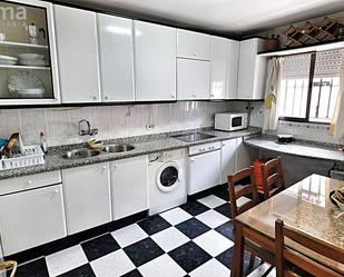 Kitchen of Flat for sale in  Sevilla Capital  with Air Conditioner, Heating and Storage room