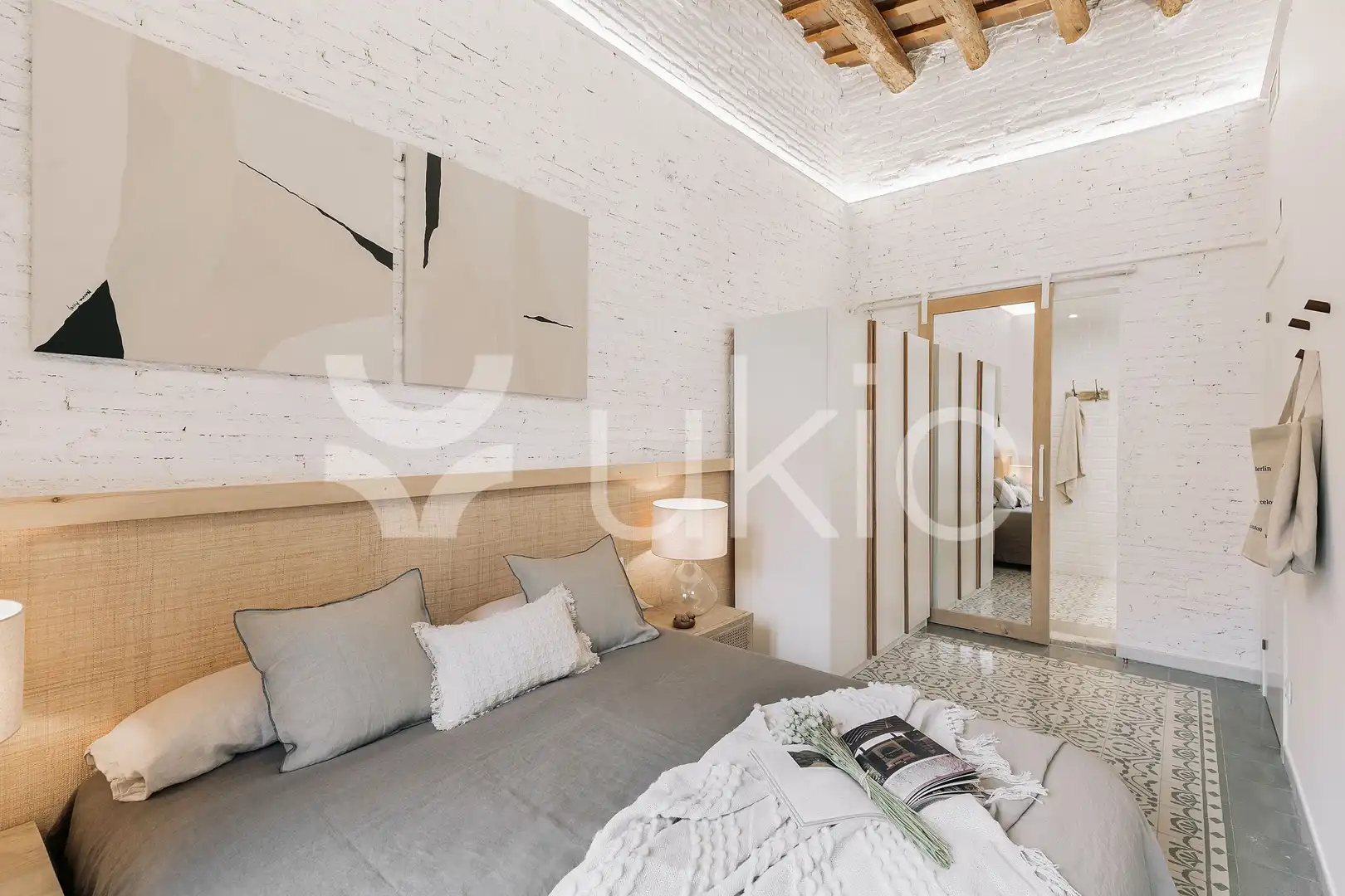 Bedroom of Apartments for rent in Barcelona  with Air Conditioner, Heating and Terrace