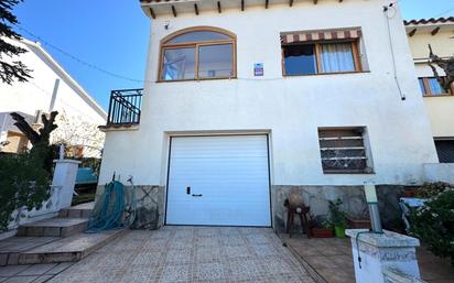 Vista exterior de Casa adosada en venda en Albinyana amb Aire condicionat, Calefacció i Jardí privat