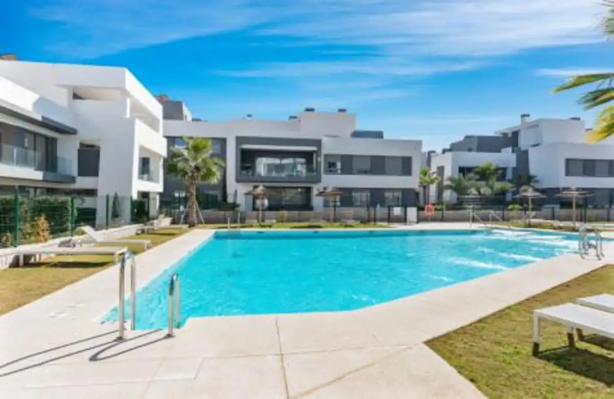 Home with pool for sale in Selwo, imagen 30