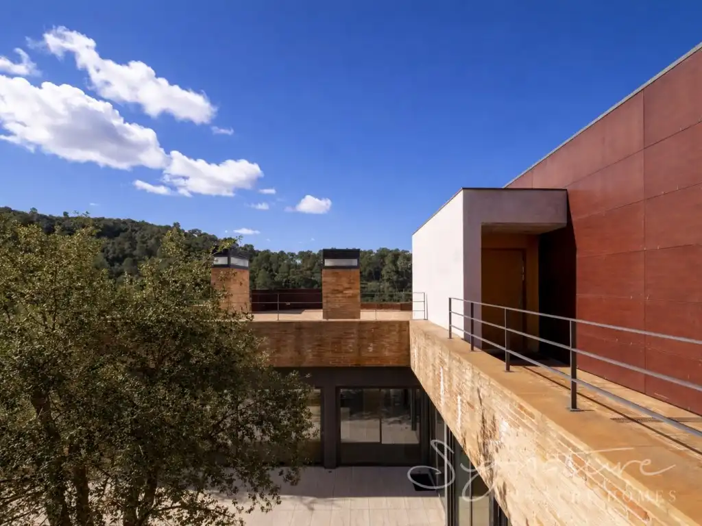 Vista exterior de Casa o xalet en venda en Sant Cugat del Vallès amb Aire condicionat, Calefacció i Terrassa