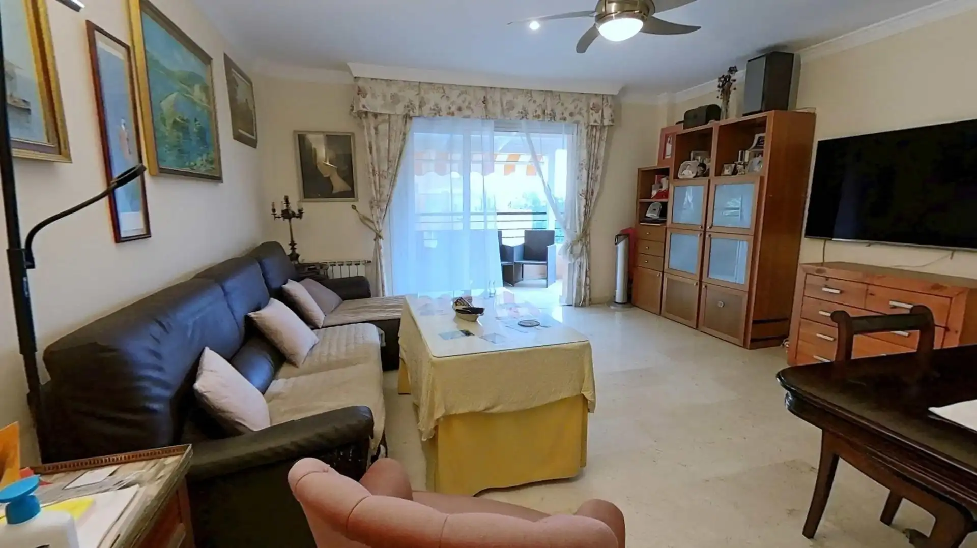 Wohnzimmer von Wohnung zum Verkauf in Málaga mit Klimaanlage, Privatgarten und Terrasse