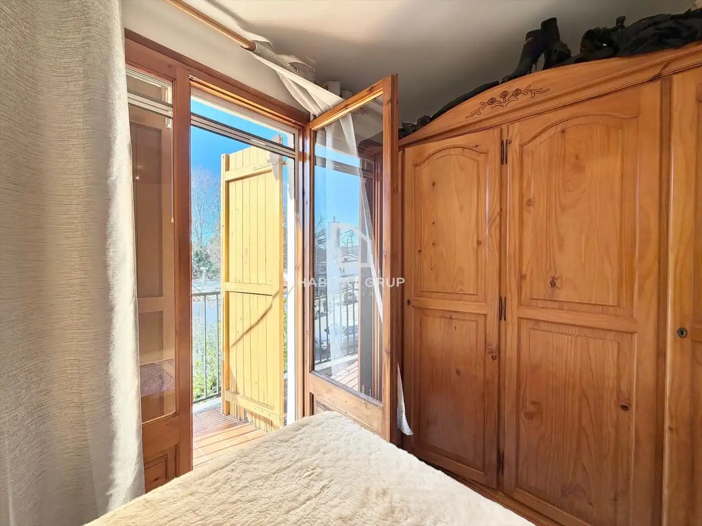 Habitación de Casa adosada en venta en Girona con Calefacción, Jardín privado y Terraza
