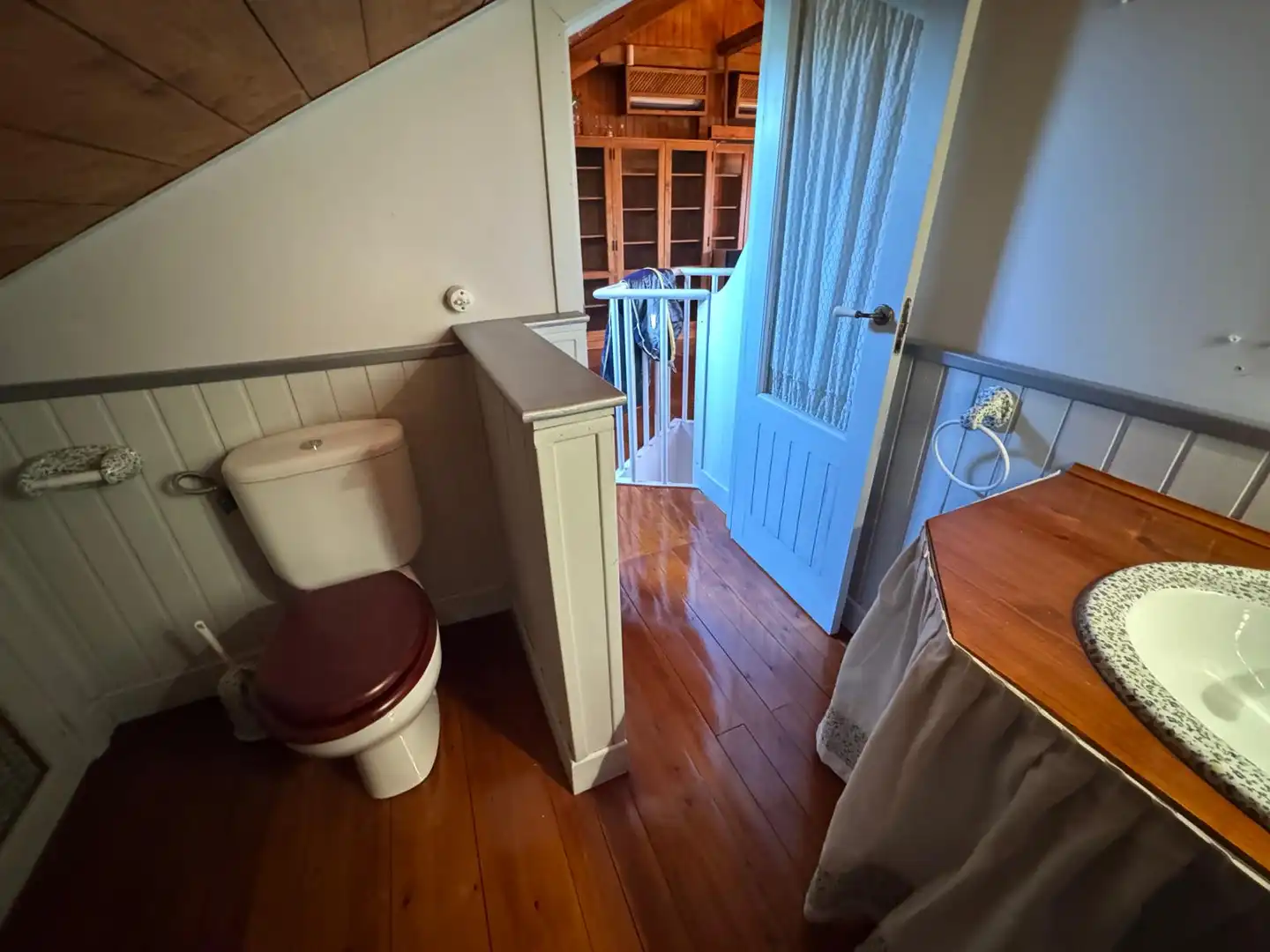 Bathroom of Detached homes for sale in Galapagar  with Air Conditioner, Heating and Private garden