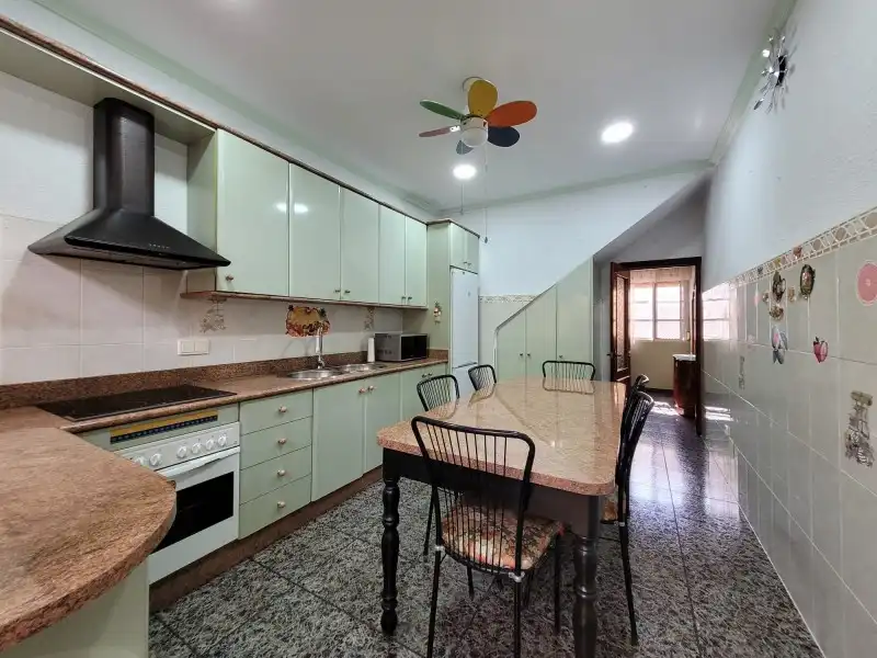 Kitchen of Houses for sale in Málaga  with Air Conditioner, Heating and Terrace