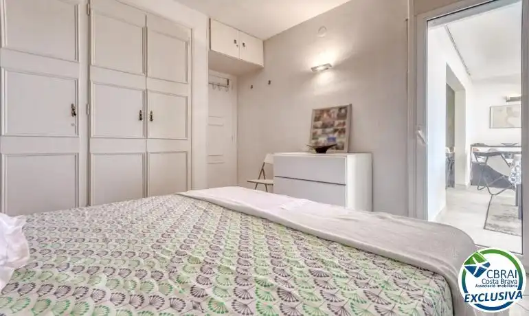 Dormitori de Pis en venda en Roses amb Terrassa i Piscina comunitària