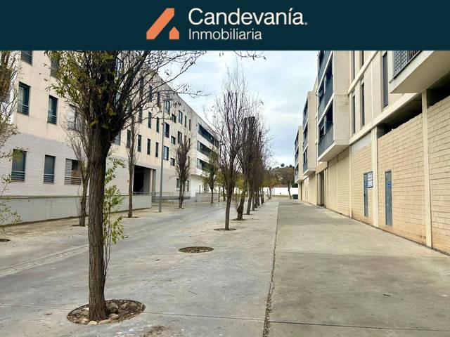 Local comercial en Venta en Zuera